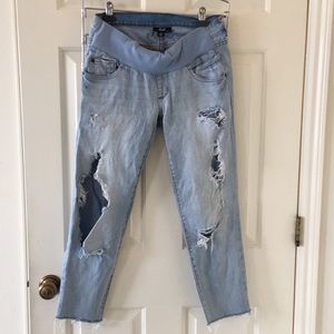 Distressed maternity jeans